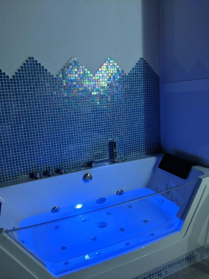 אדחה Jacuzzi Suite, Sueno De Pakito מראה חיצוני תמונה