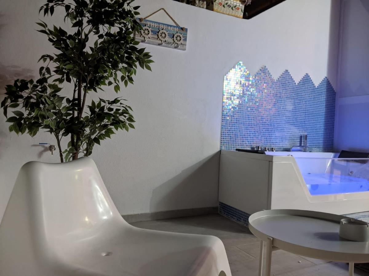אדחה Jacuzzi Suite, Sueno De Pakito מראה חיצוני תמונה